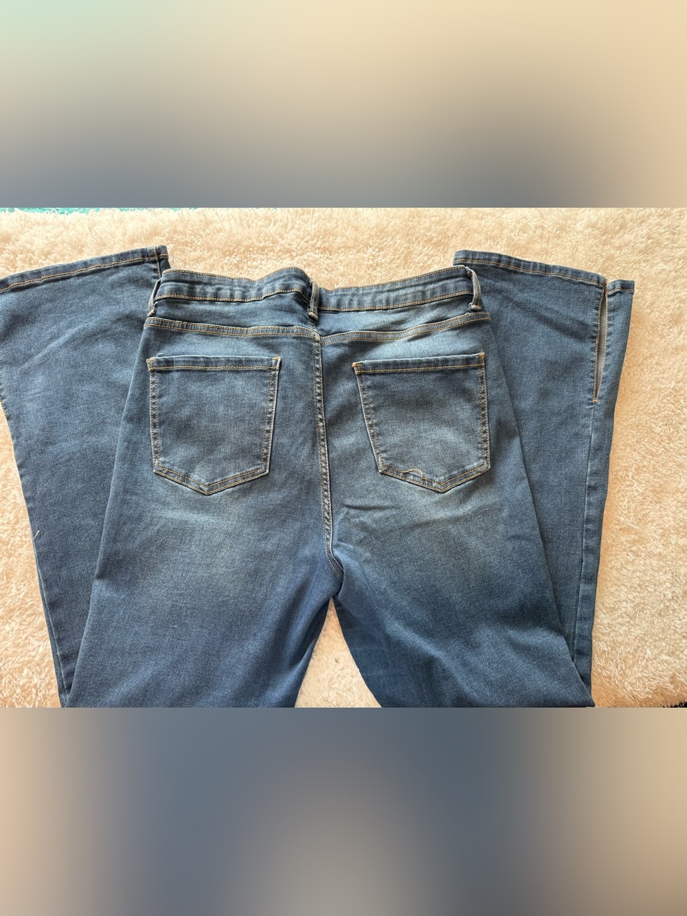 Time and Tru Light Wash Wide Leg Jeans Bundle - Picture 6 of 6